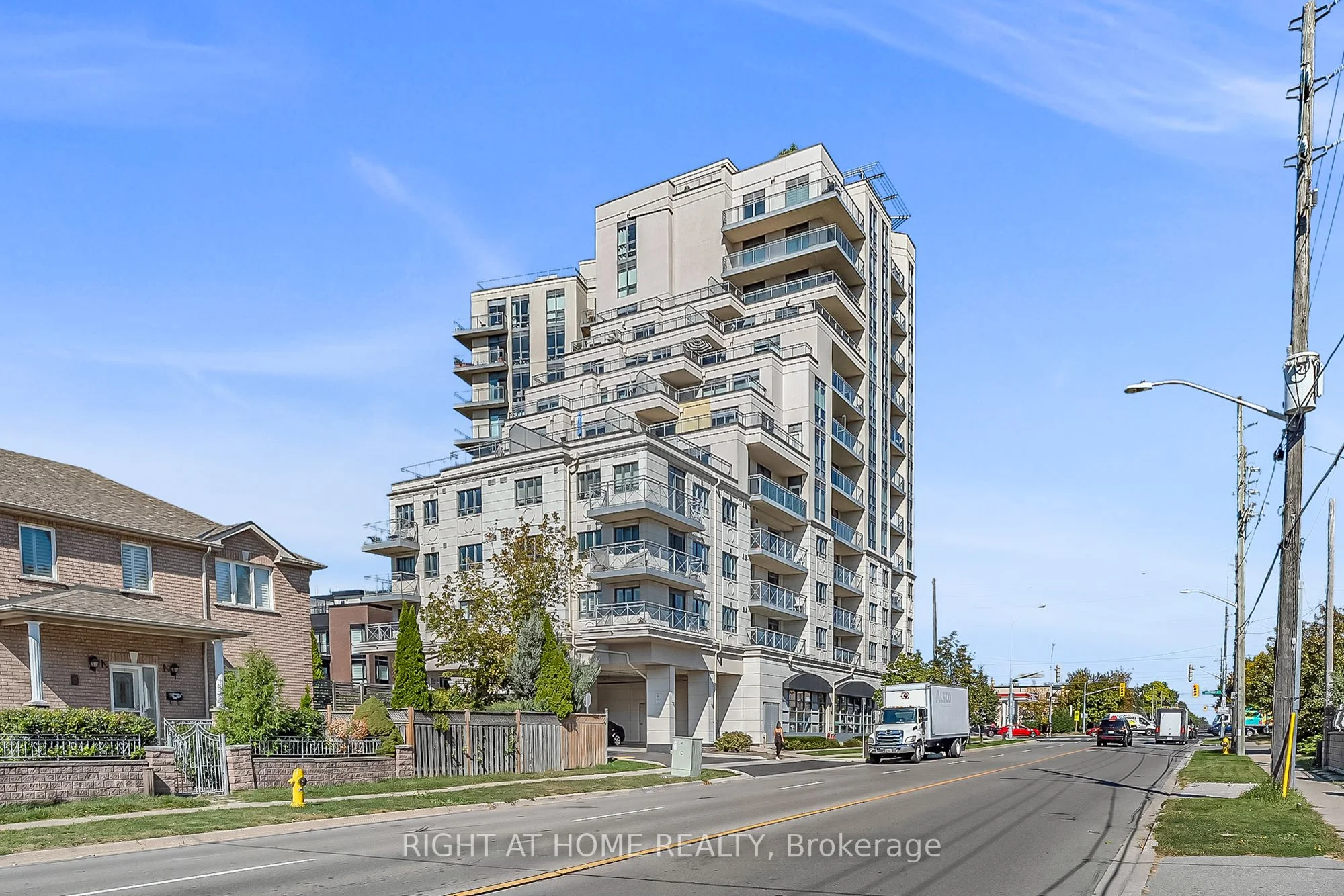 Condo Apartment in Vaughan