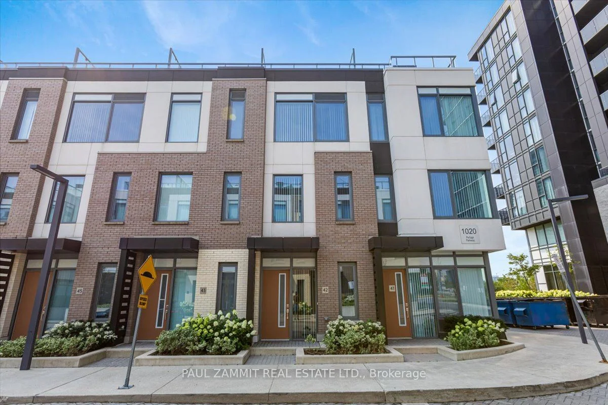 1020 Portage Parkway Th42, Vaughan, ON L4K 2M7