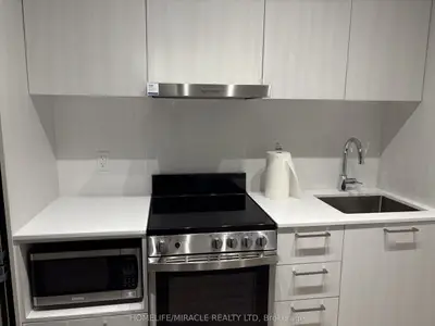Condo Apartment in Vaughan