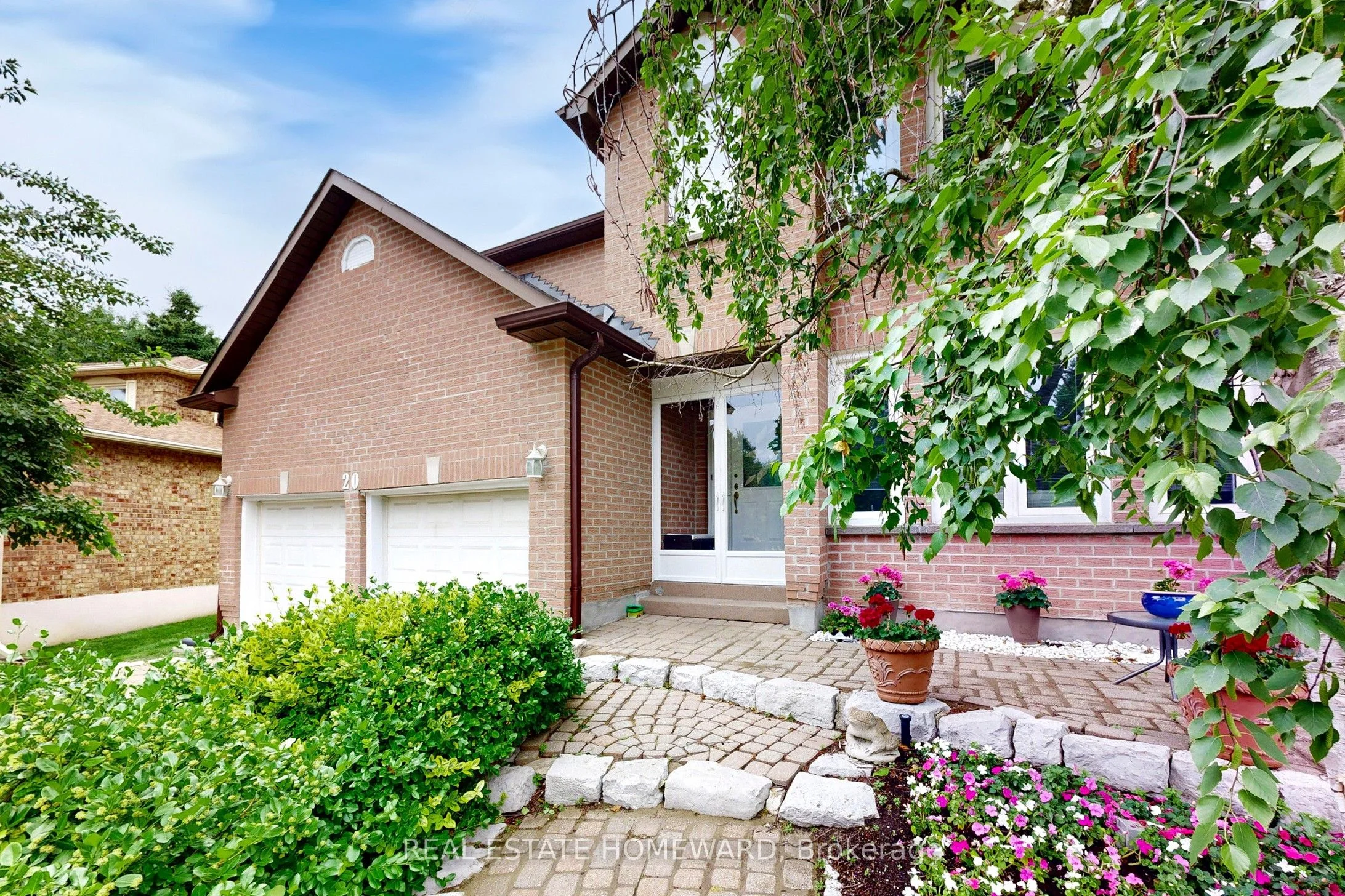 20 Anvil Court, Richmond Hill, ON L4C 9G7