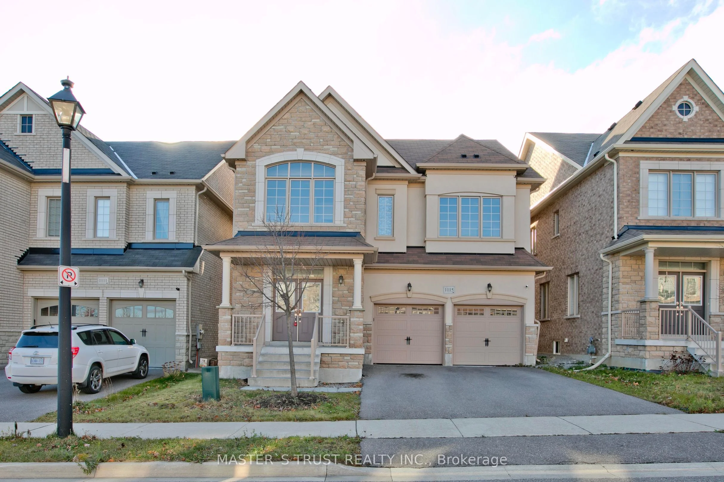 1115 Grainger Trail, Newmarket, On L3x 0g7