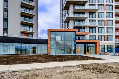 Condo Apartment in Richmond Hill