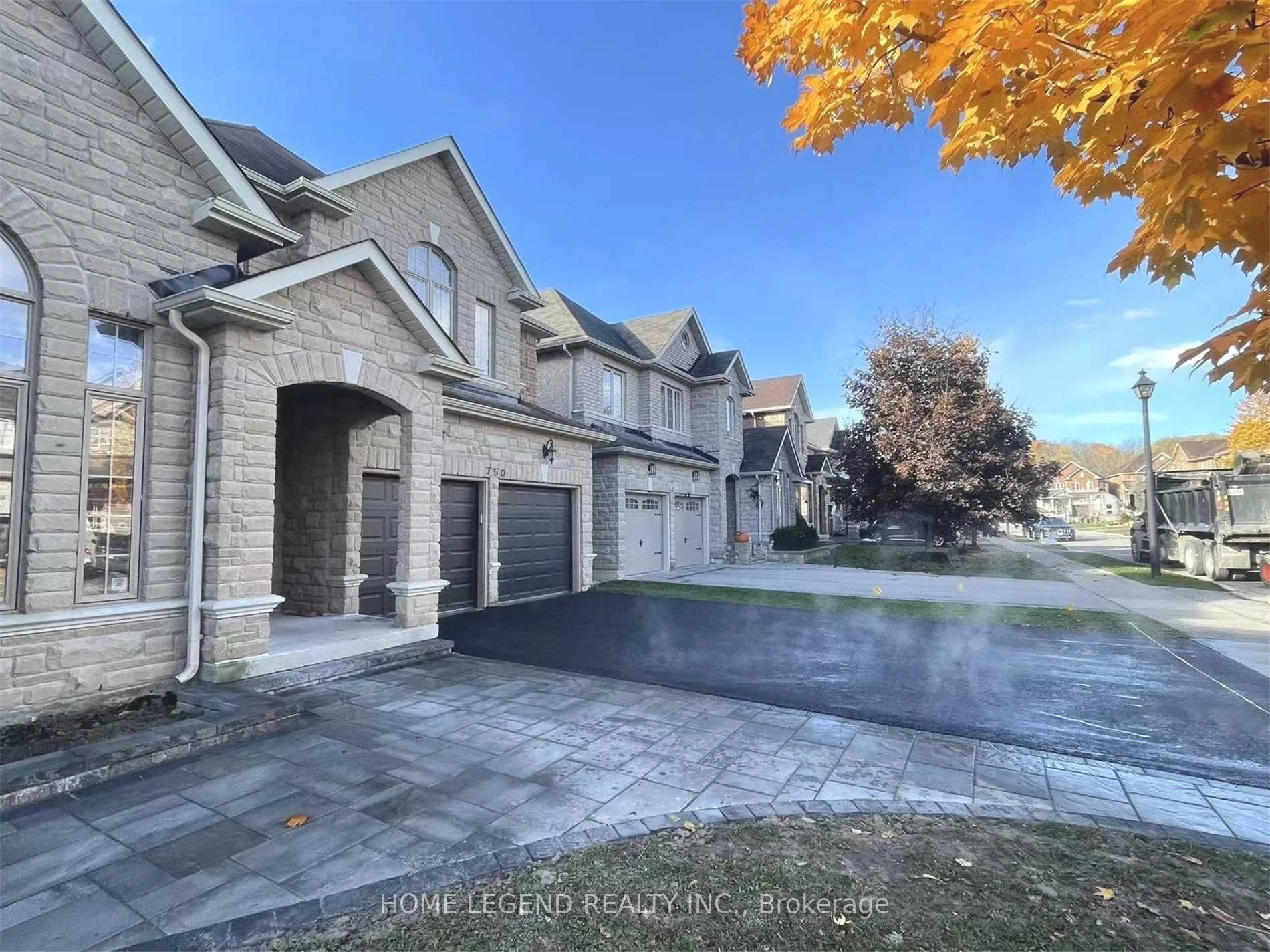 750 Valley Green Trail, Newmarket, ON L3X 2V7