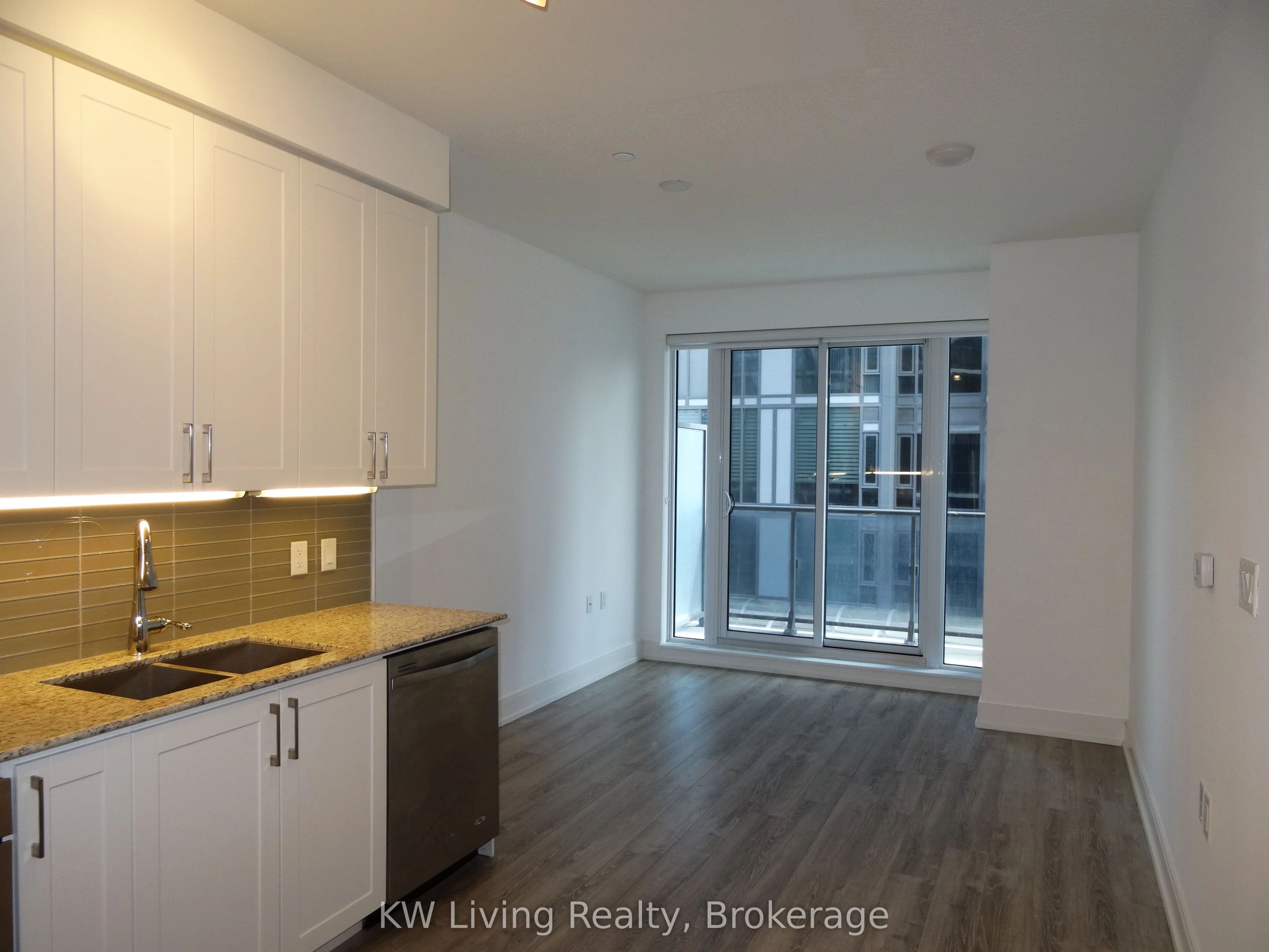9608 Yonge Street 505a, Richmond Hill, On L4c 0x4