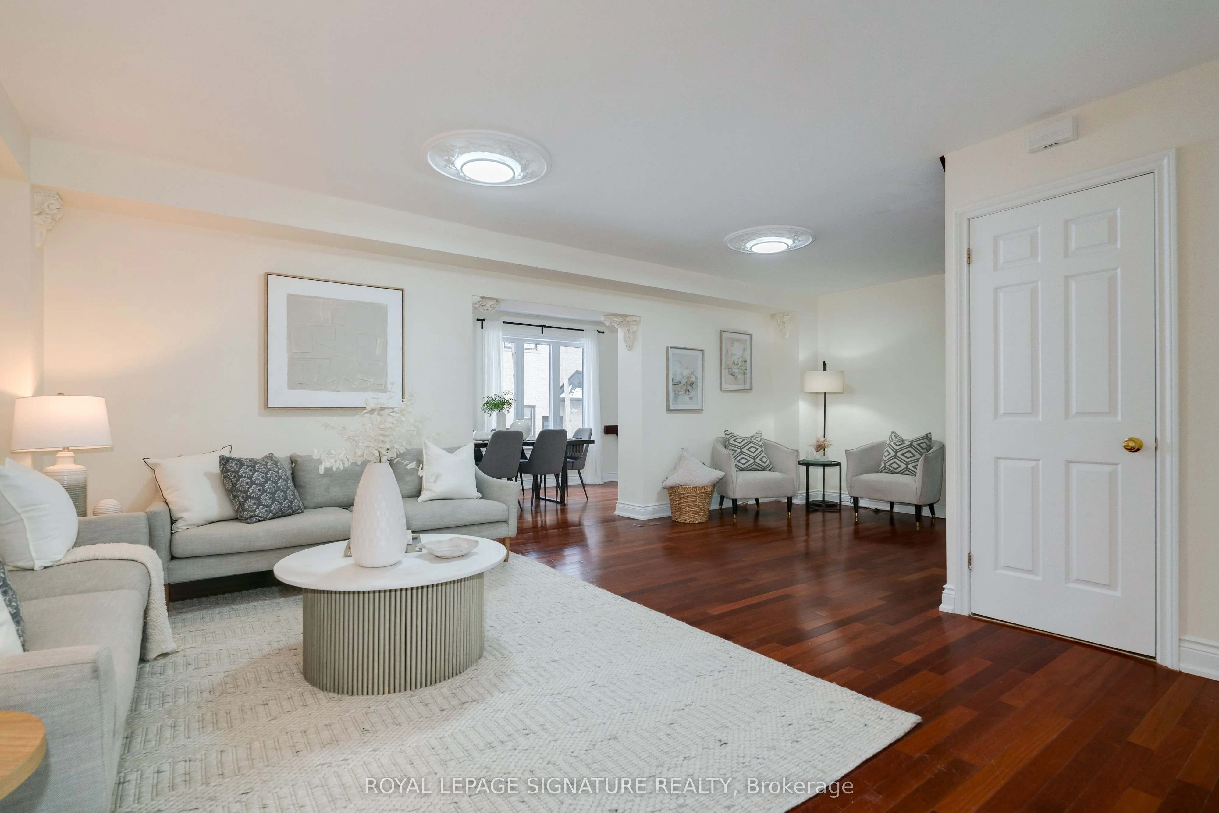 339 Elmwood Avenue, Richmond Hill, On L4c 1l7