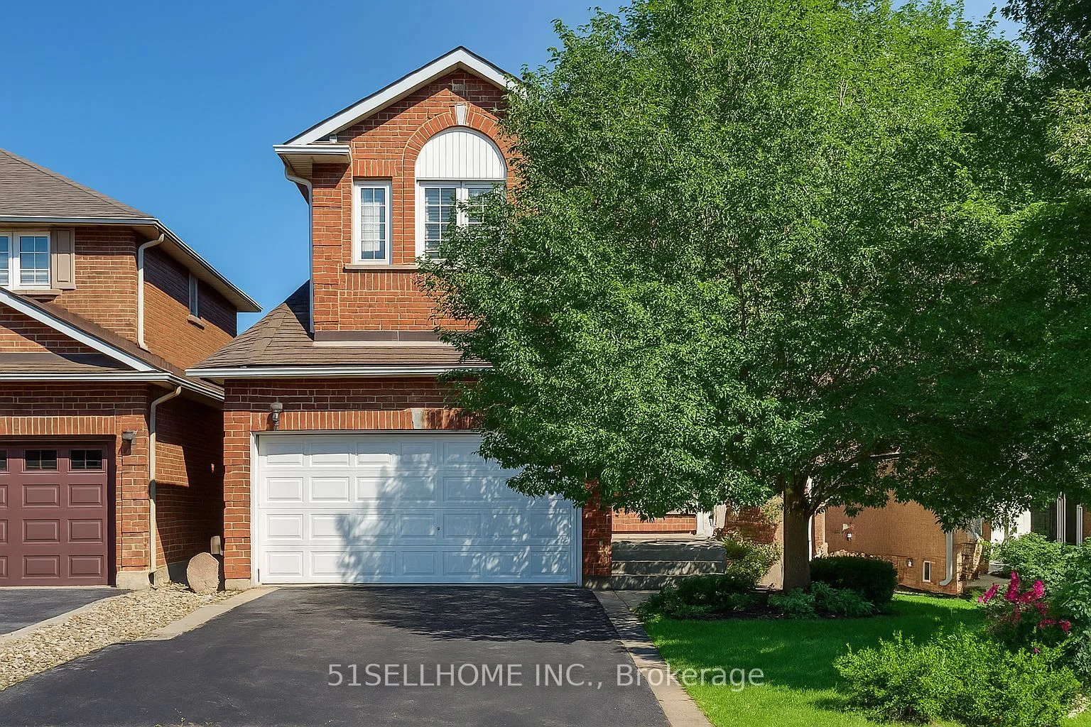 345 Rushbrook Drive, Newmarket, ON L3X 2B9