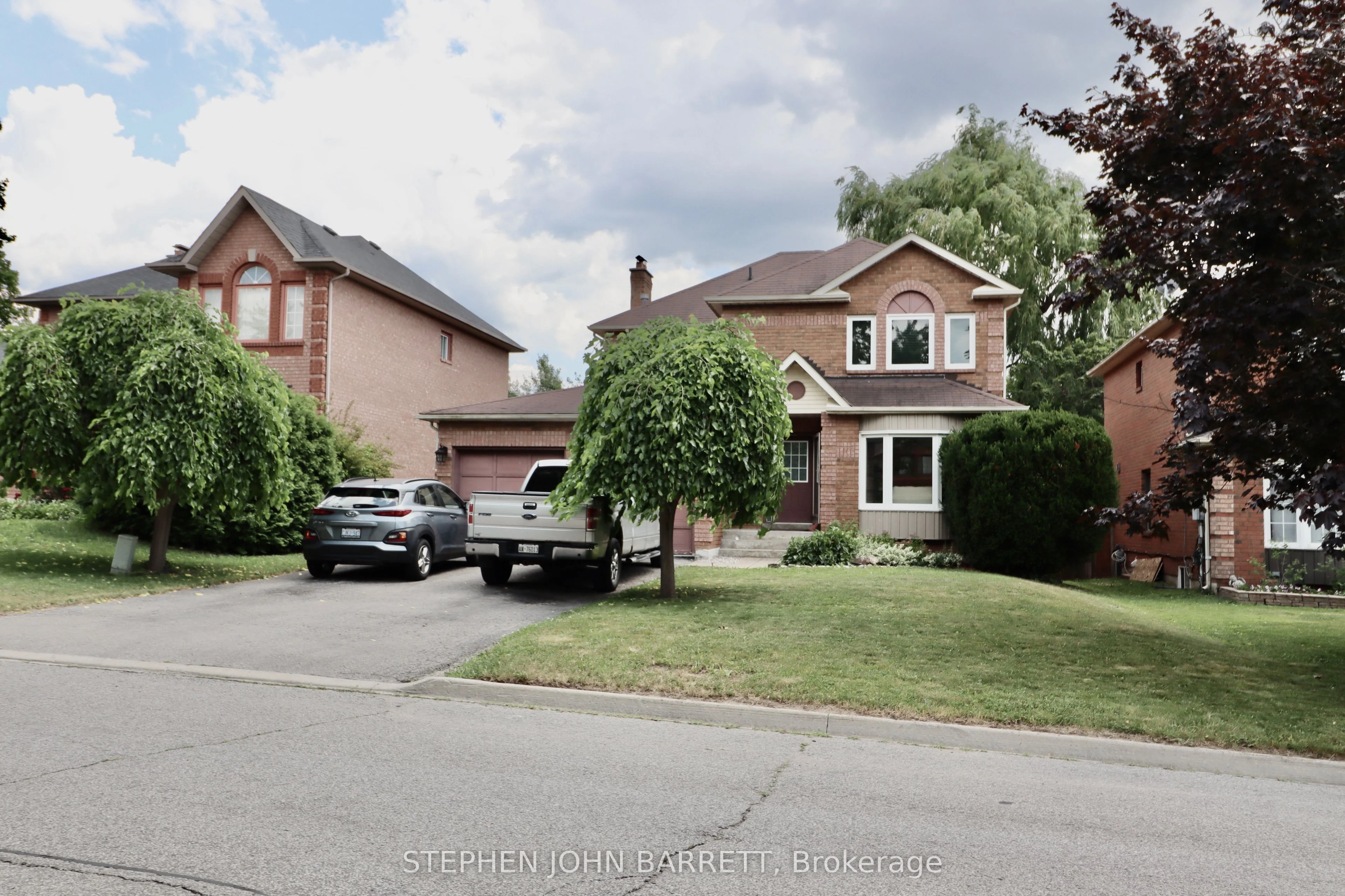 112 Tulip Street, Georgina, ON L4P 1C7