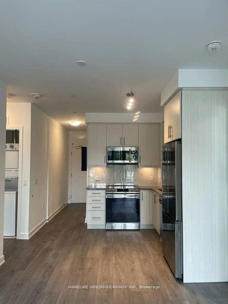 95 Oneida Crescent 101, Richmond Hill, ON L4B 0H5