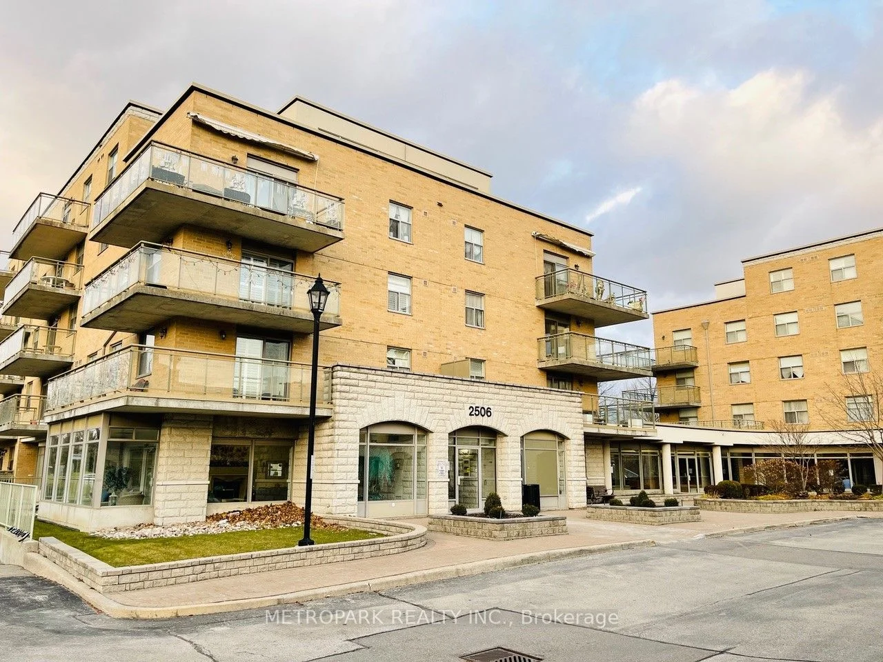 2506 Rutherford Road 113, Vaughan, ON L4K 5N4