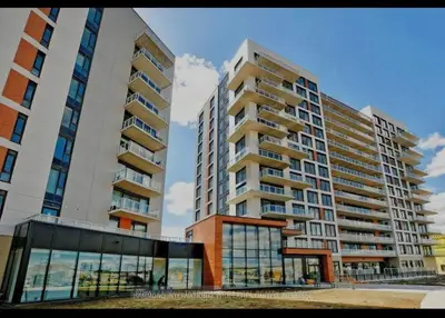 Condo Apartment in Richmond Hill