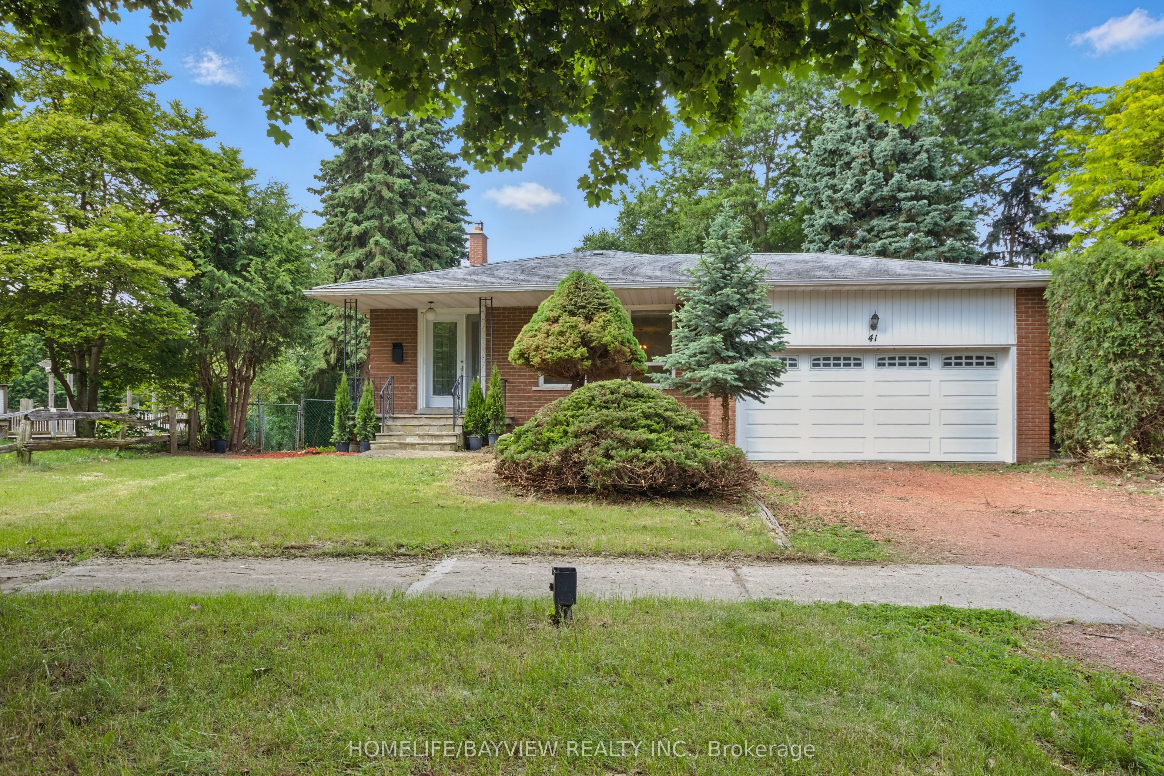 41 Sunnywood Crescent, Richmond Hill, ON L4C 6W2