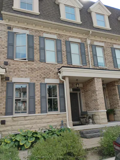 Att/Row/Townhouse in Vaughan