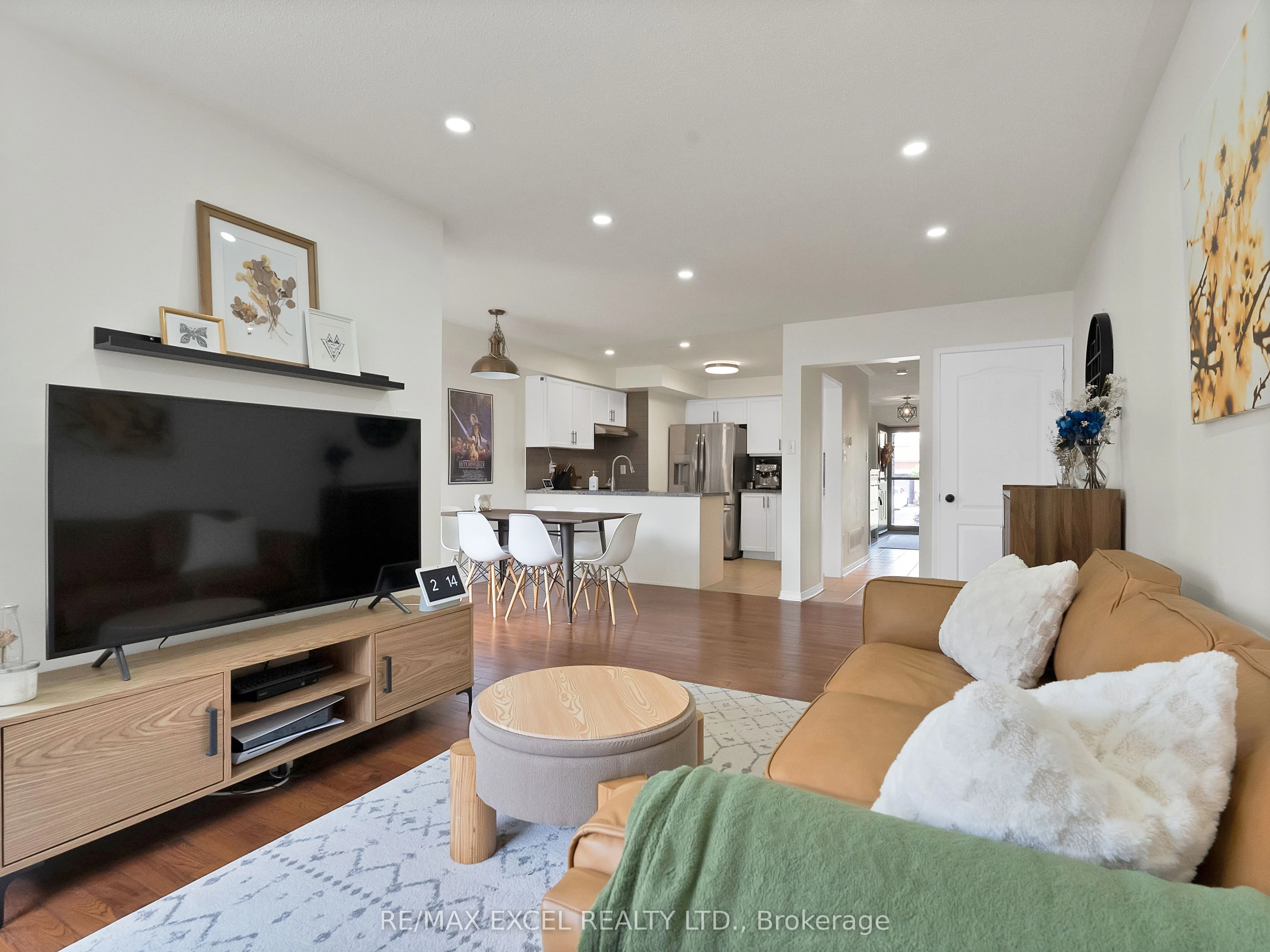 26 Lilly Mckeowan Crescent, East Gwillimbury, ON L0G 1M0