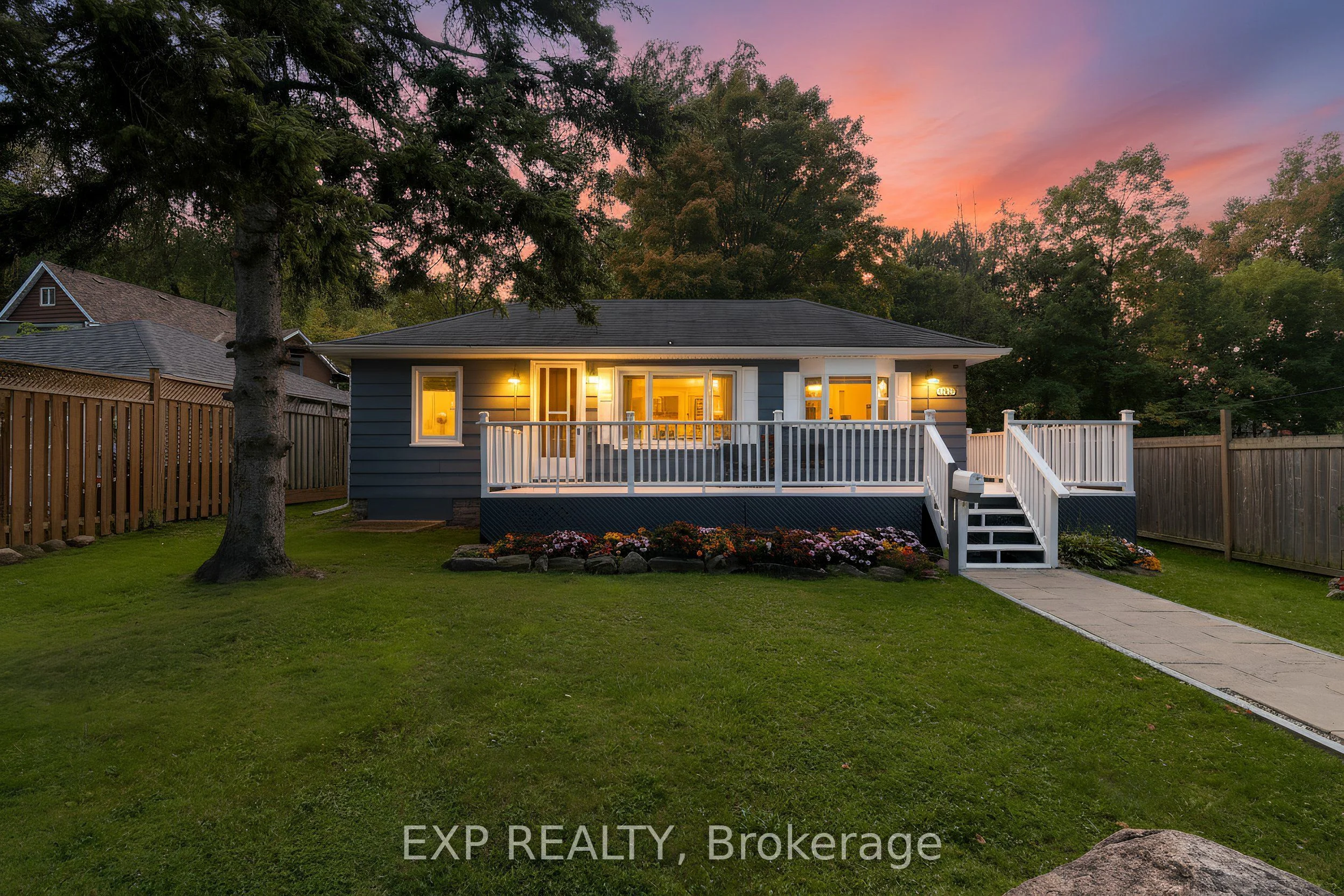 261 Glenwoods Avenue, Georgina, ON L4P 2X1