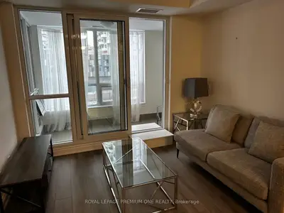 Condo Apartment in Vaughan