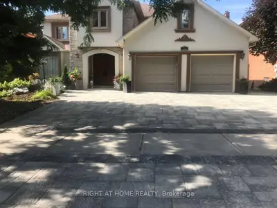 Detached in Richmond Hill