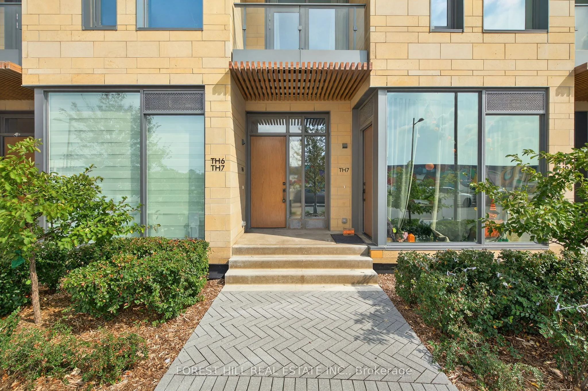 9 Buttermill Avenue Th6, Vaughan, ON L4K 0M5