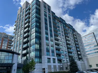 Condo Apartment in Markham