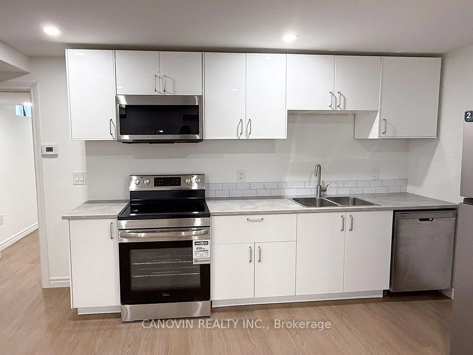 452 Alex Doner Drive, Newmarket, ON L3X 1C1