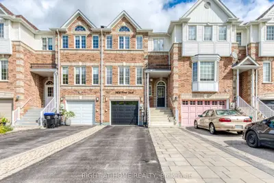 Att/Row/Townhouse in Innisfil
