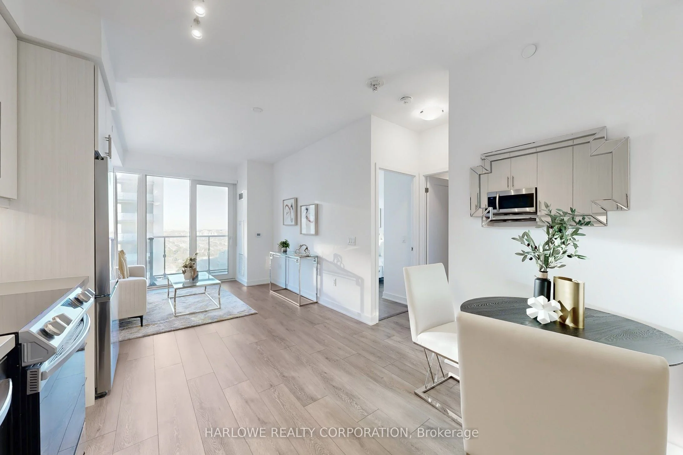 95 Oneida Crescent 1706, Richmond Hill, ON L4B 0H5