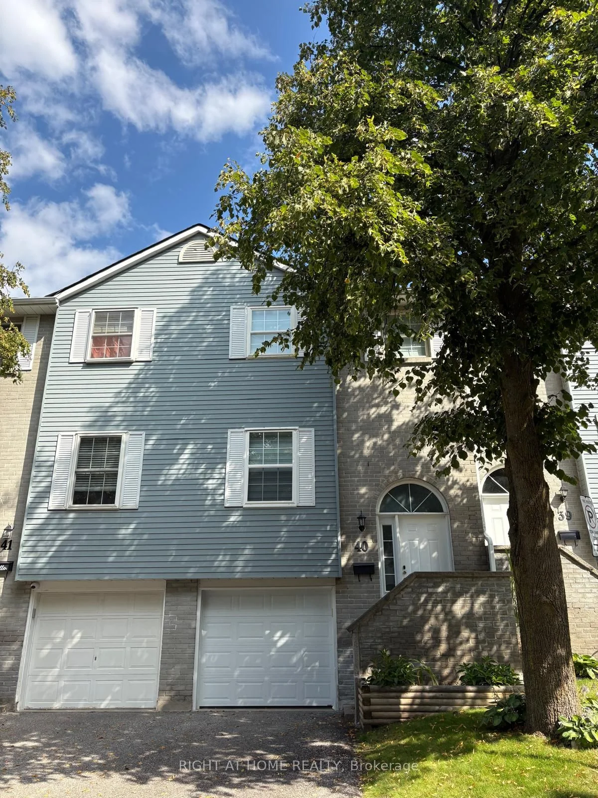 40 Harmony Circle 40, Bradford West Gwillimbury, ON L3Z 2T9