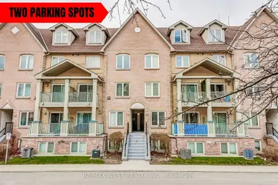 Condo Townhouse in Richmond Hill