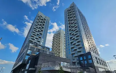 Condo Apartment in Vaughan