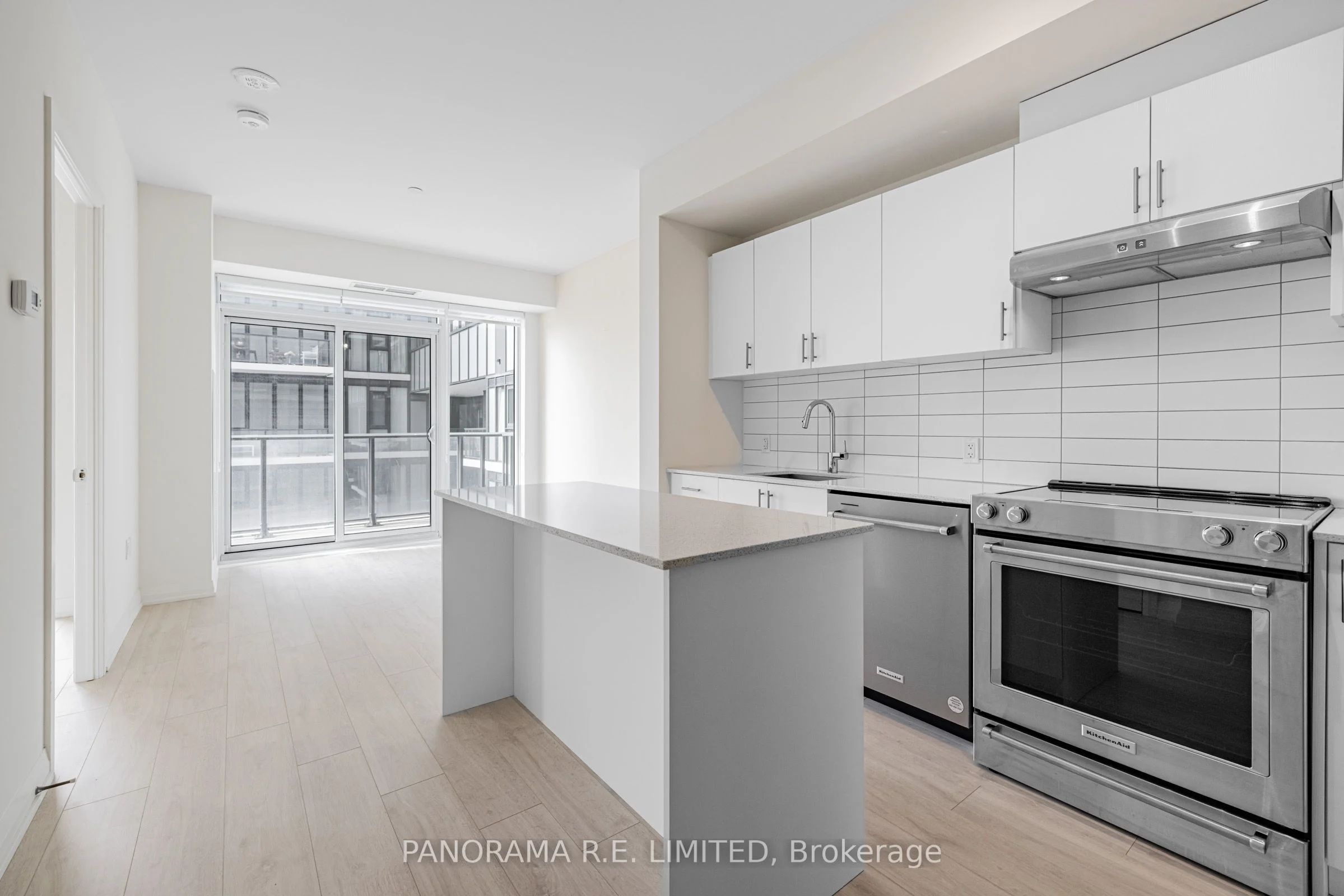 9000 Jane Street 606, Vaughan, ON L4K 0M6