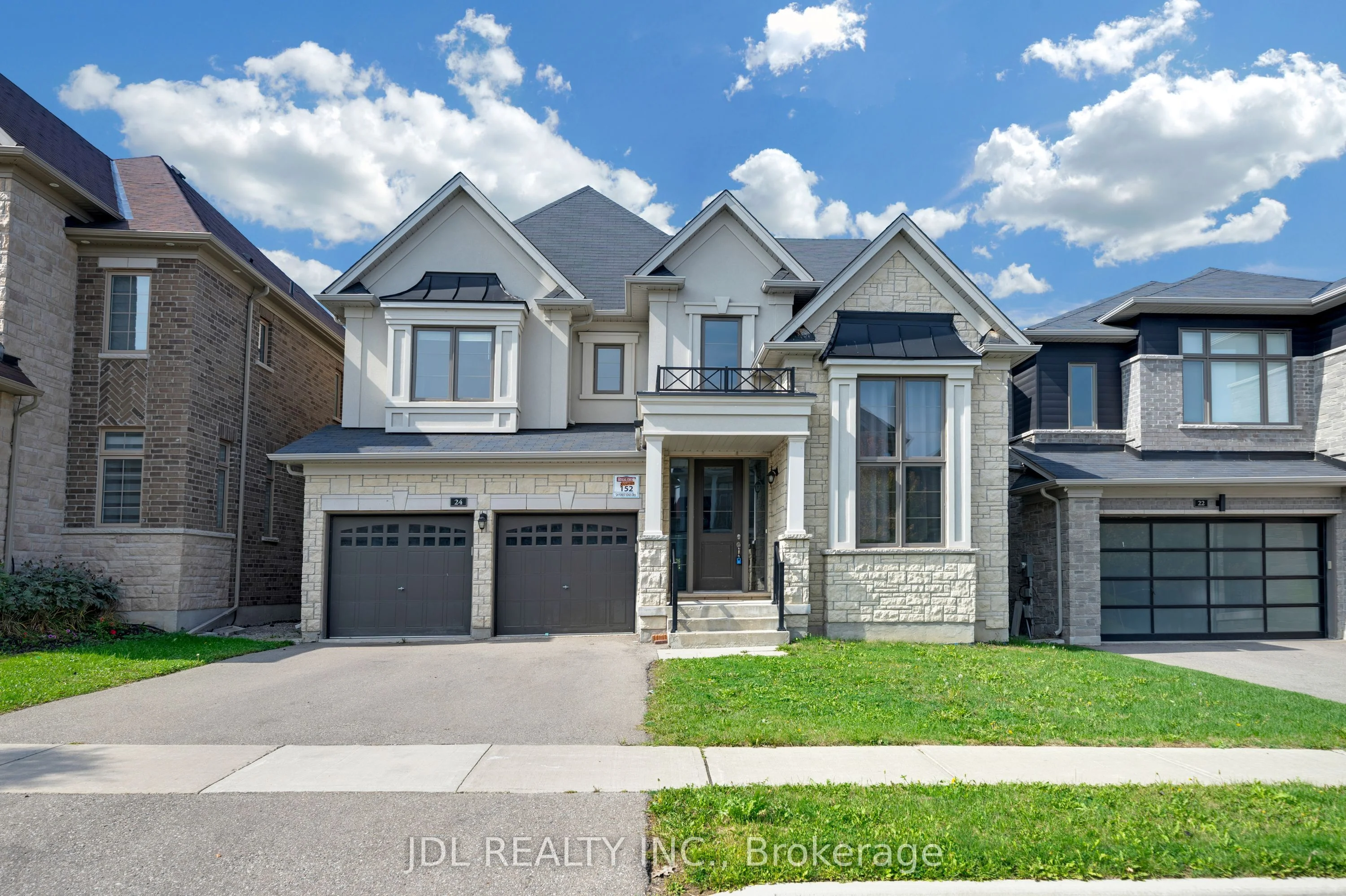24 Forest Edge Crescent, East Gwillimbury, ON L9N 1R8