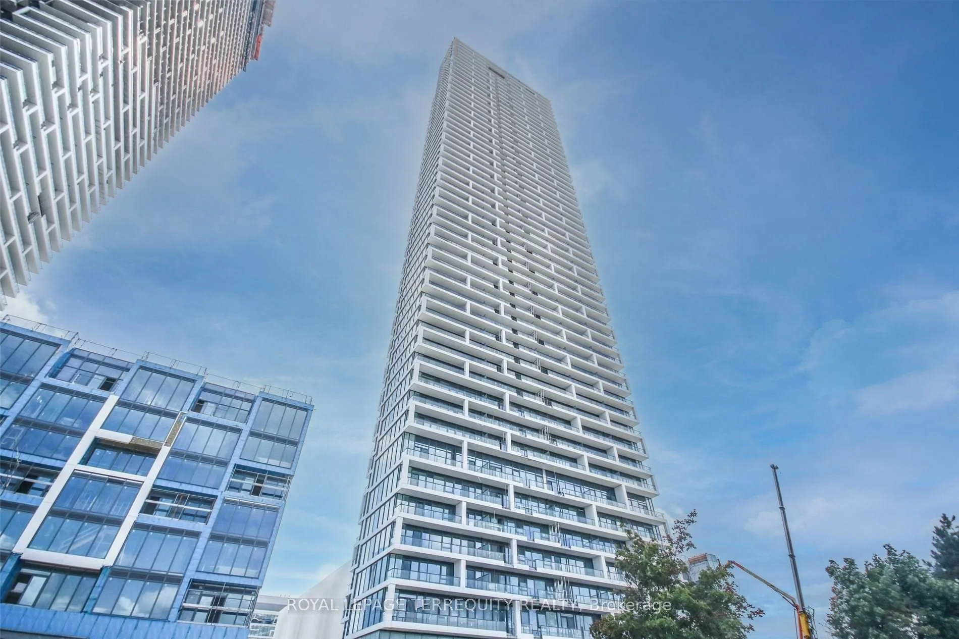 898 Portage Parkway 3711, Vaughan, ON L4K 0J6