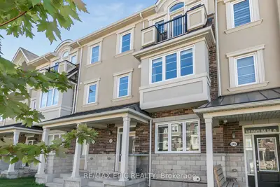 Att/Row/Townhouse in Markham