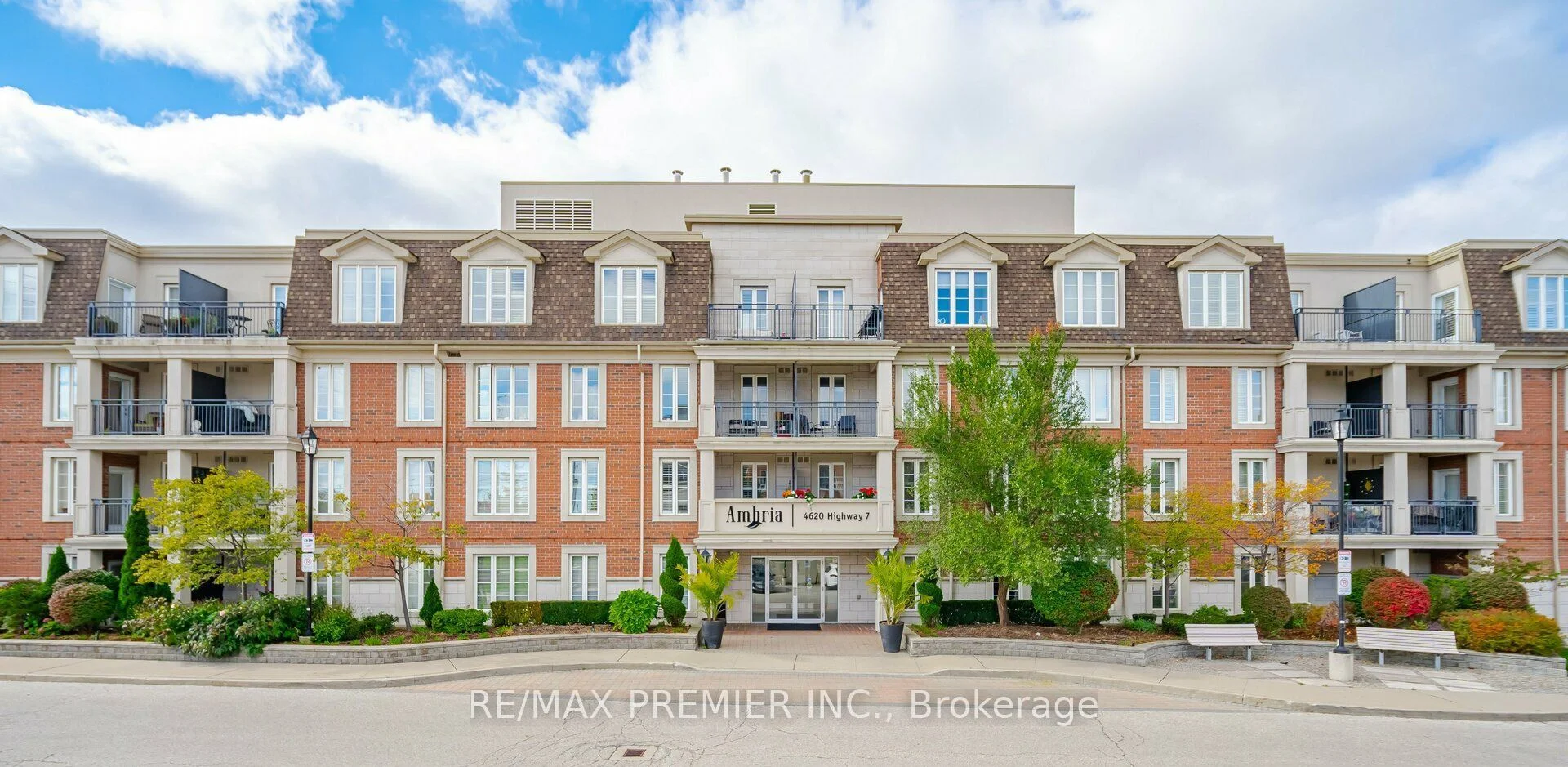 Condo Apartment in Vaughan