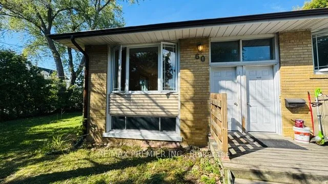 60 Maralim Road Main, Richmond Hill, ON L4C 2K8