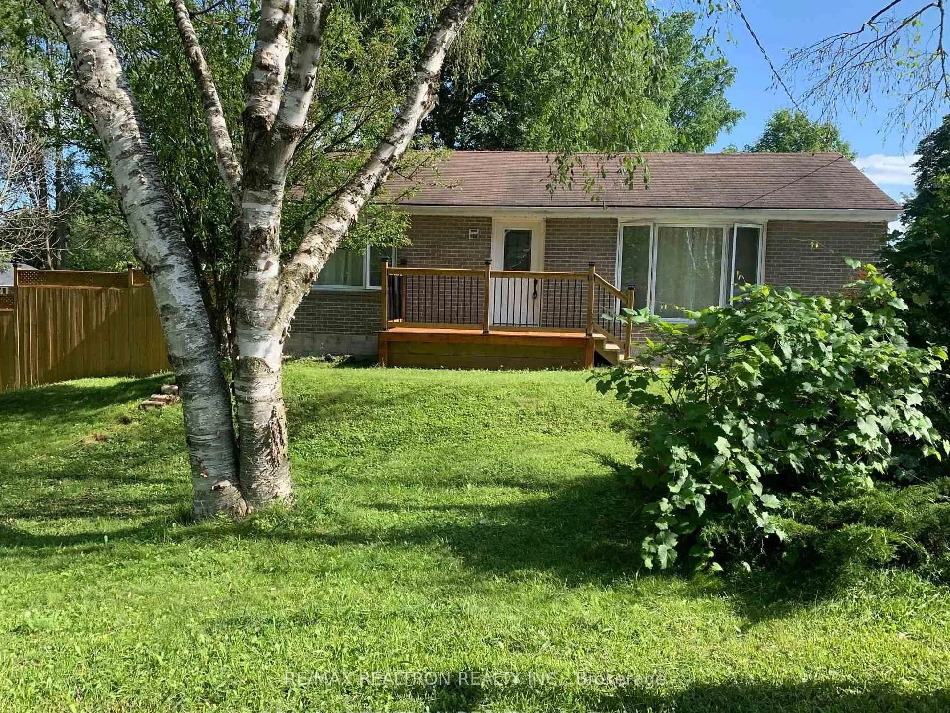 184 Avenue Road, Newmarket, ON L3Y 1N6