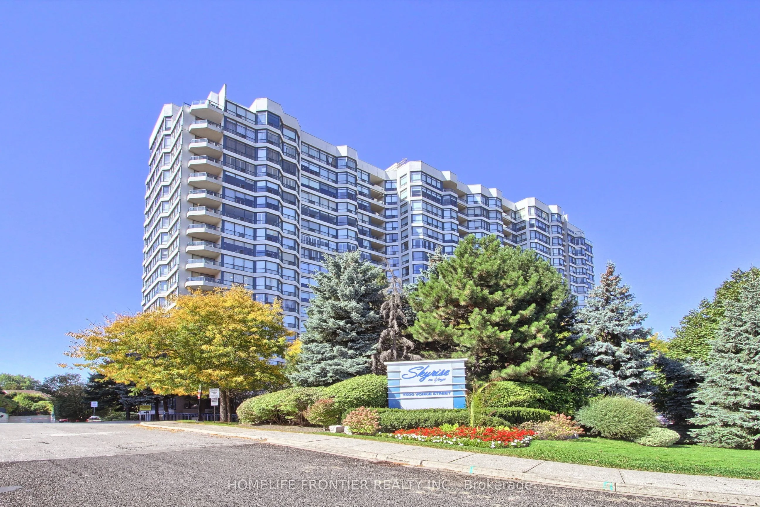 Condo Apartment in Vaughan