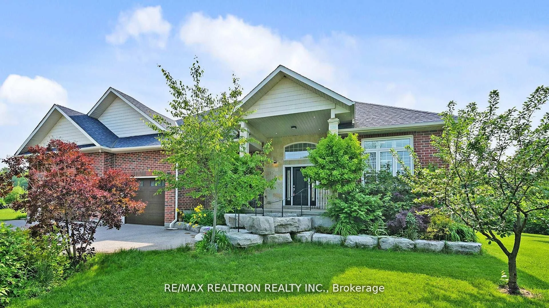 4 Blake Street, East Gwillimbury, On L0e 1r0