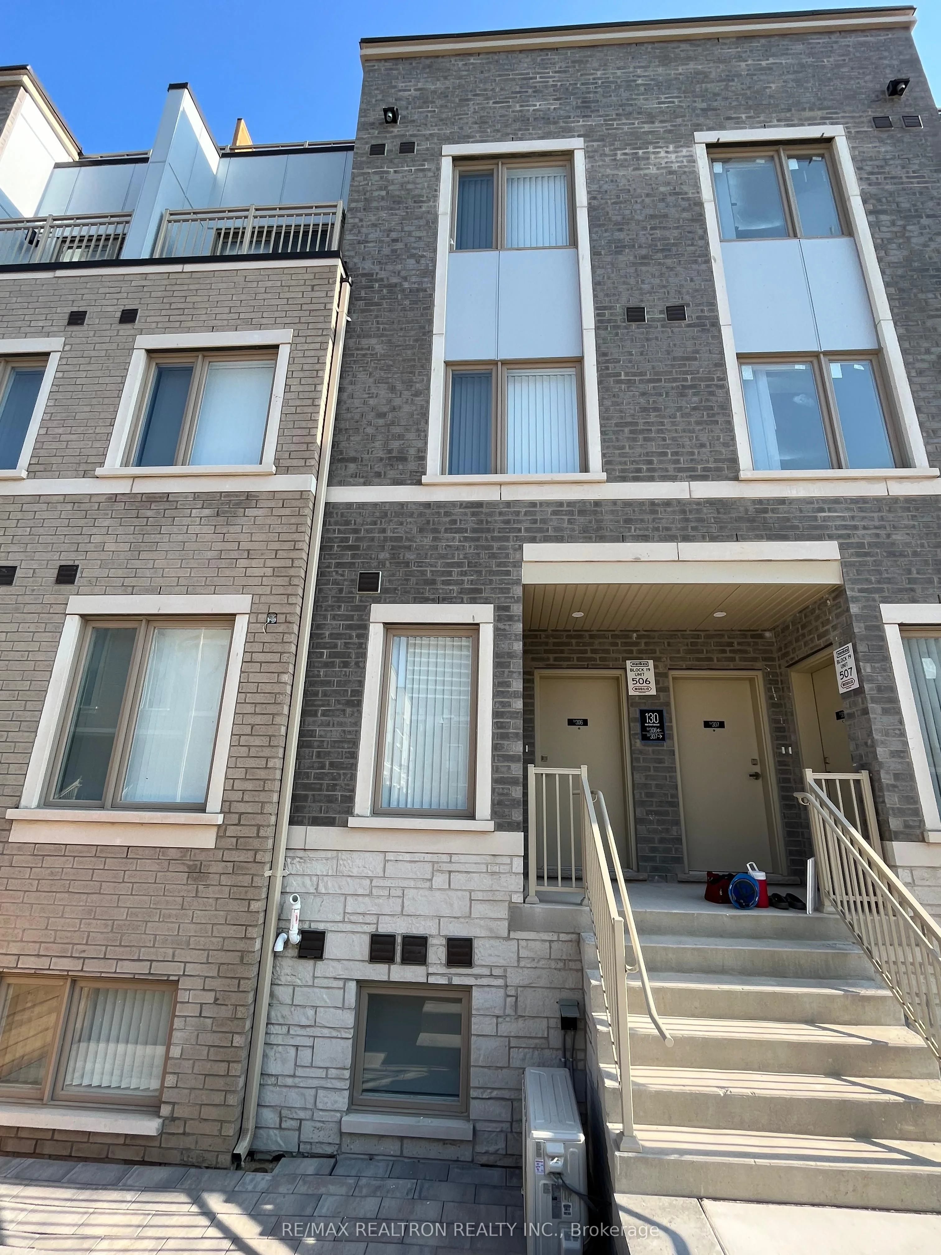 130 Honeycrisp Crescent 306, Vaughan, ON L4K 0N7