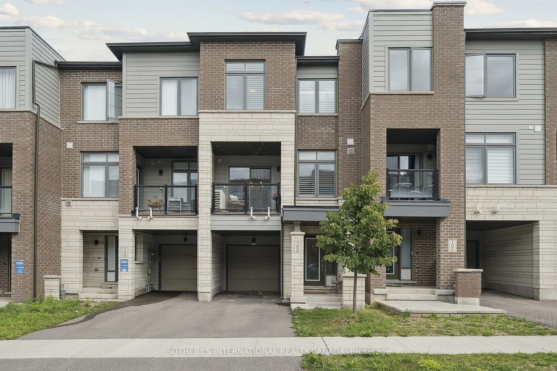 104 Bravo Lane, Newmarket, ON L3X 0K8