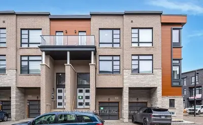 Att/Row/Townhouse in Vaughan