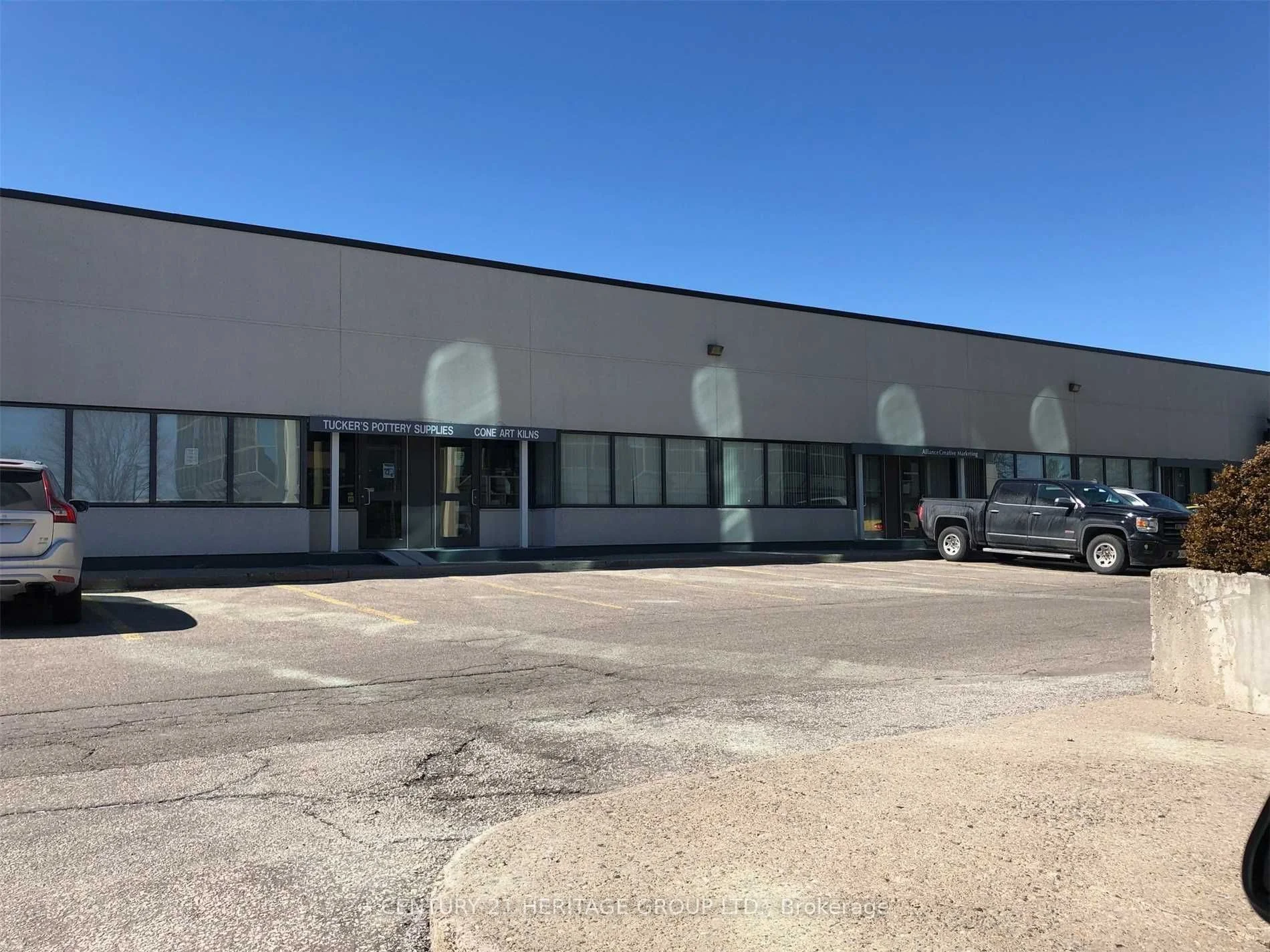15 West Pearce Street W 2, Richmond Hill, ON L4B 1E3