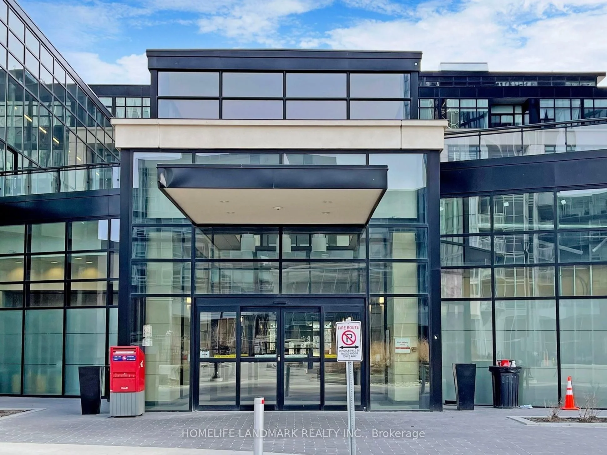 Condo Apartment in Vaughan