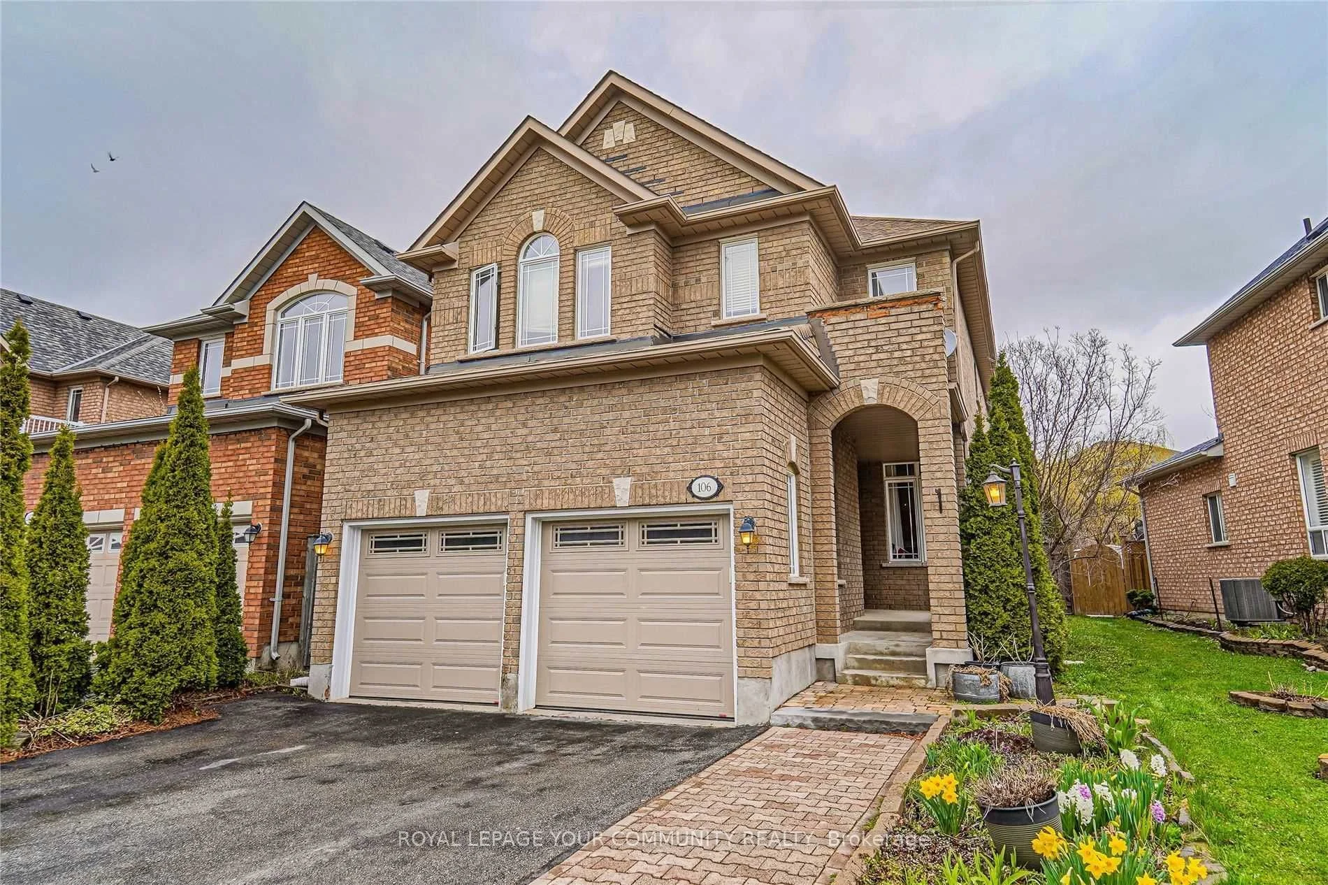 106 Snowy Meadow Avenue, Richmond Hill, ON L4E 3X8