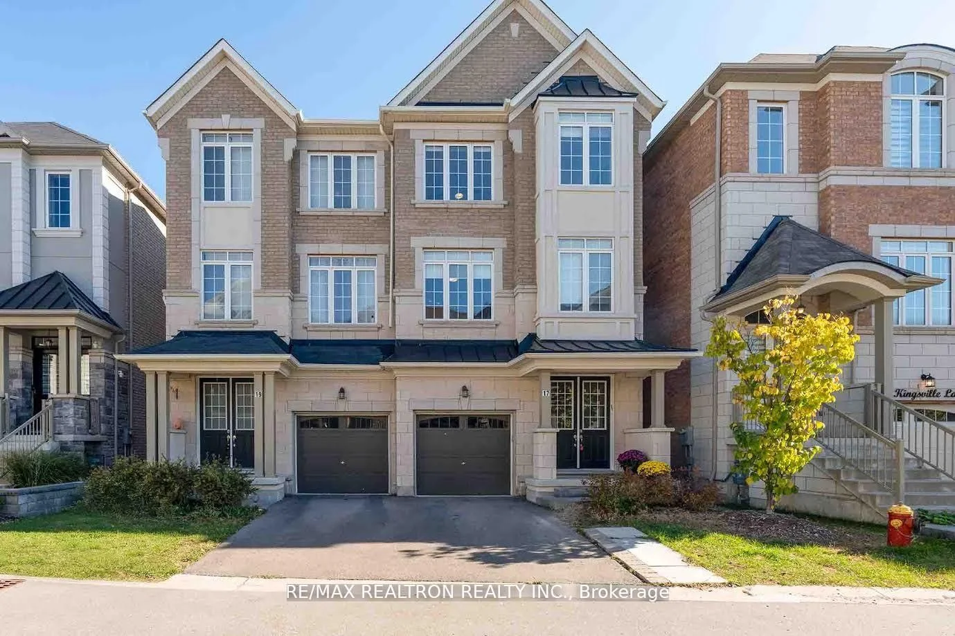 17 Kingsville Lane, Richmond Hill, ON L4C 7V6