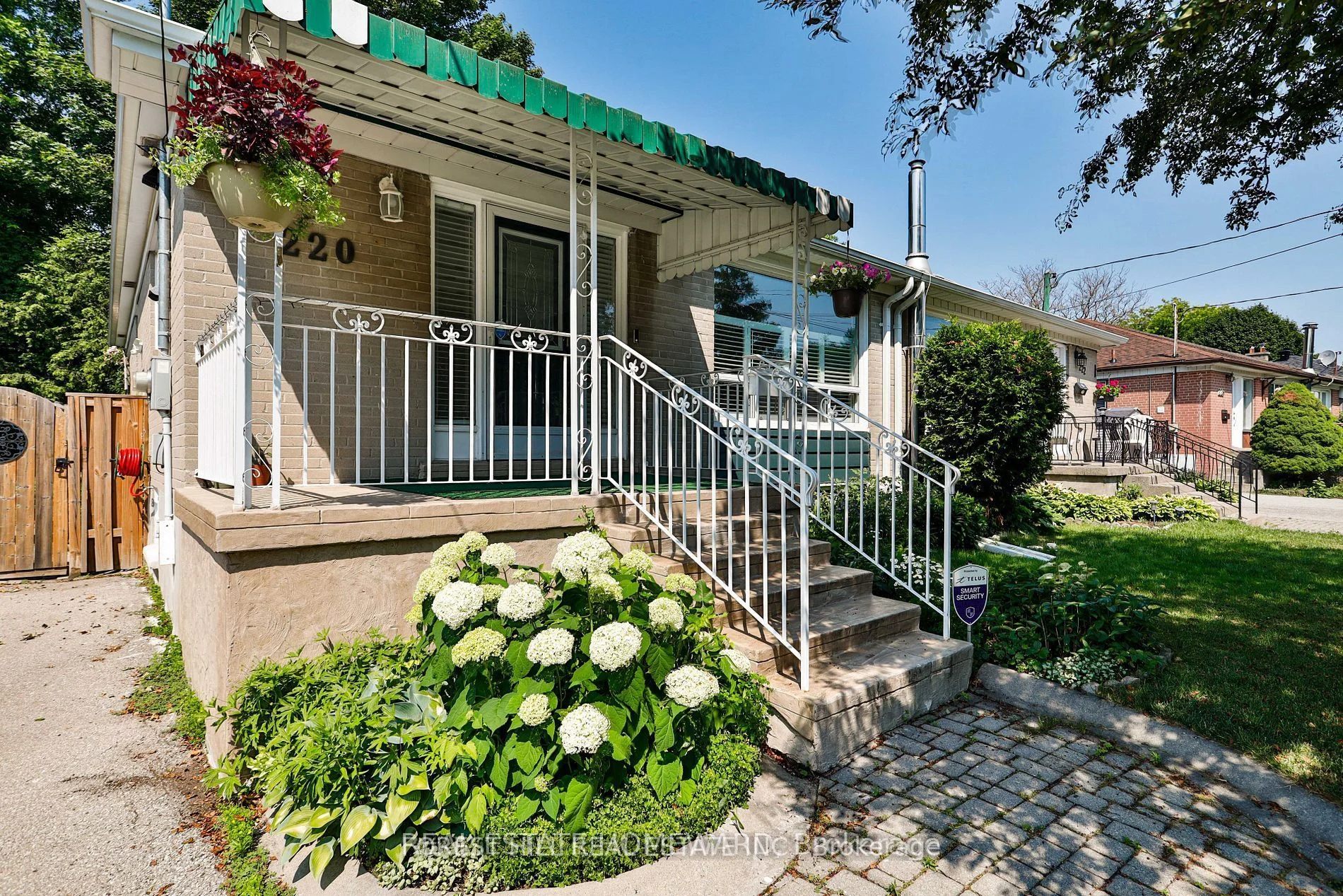220 Neal Drive (Basement), Richmond Hill, ON L4C 3L1