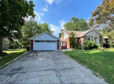 Detached in King
