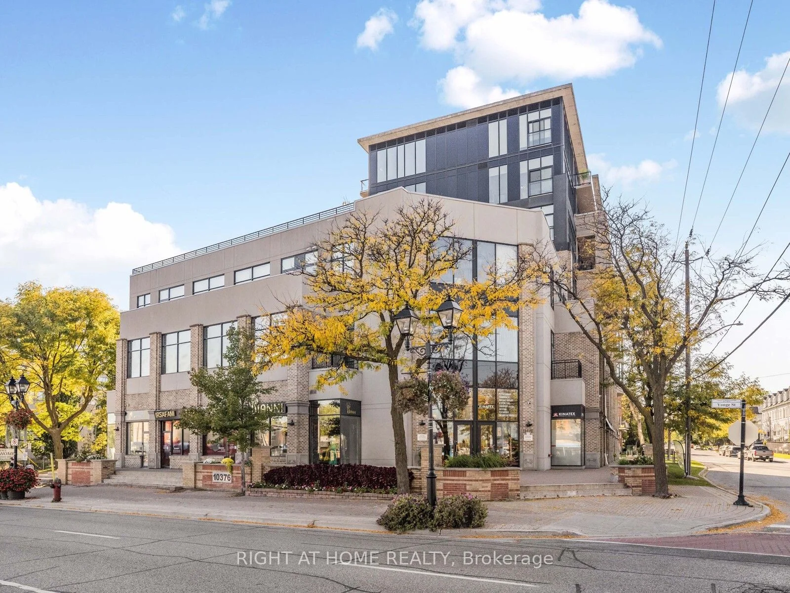 10376 Yonge Street 406, Richmond Hill, ON L4C 3B8