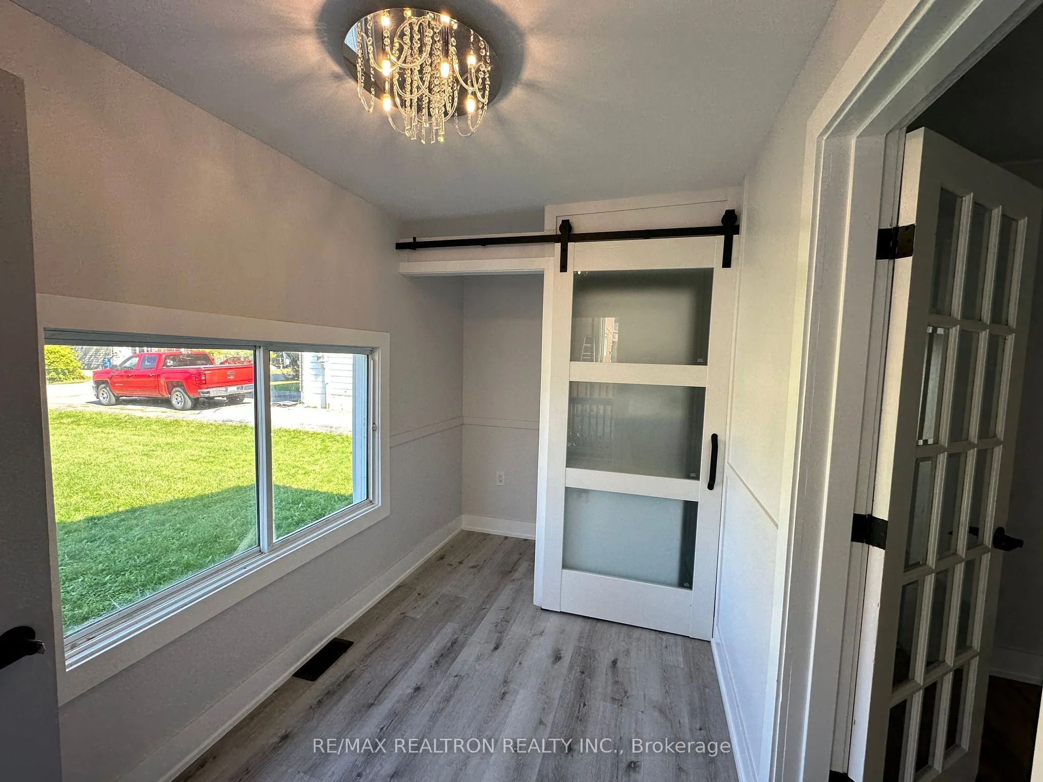 281 Kenwood Avenue, Georgina, ON L4P 2X6
