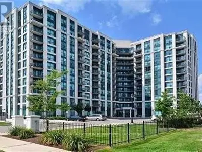 Condo Apartment in Richmond Hill