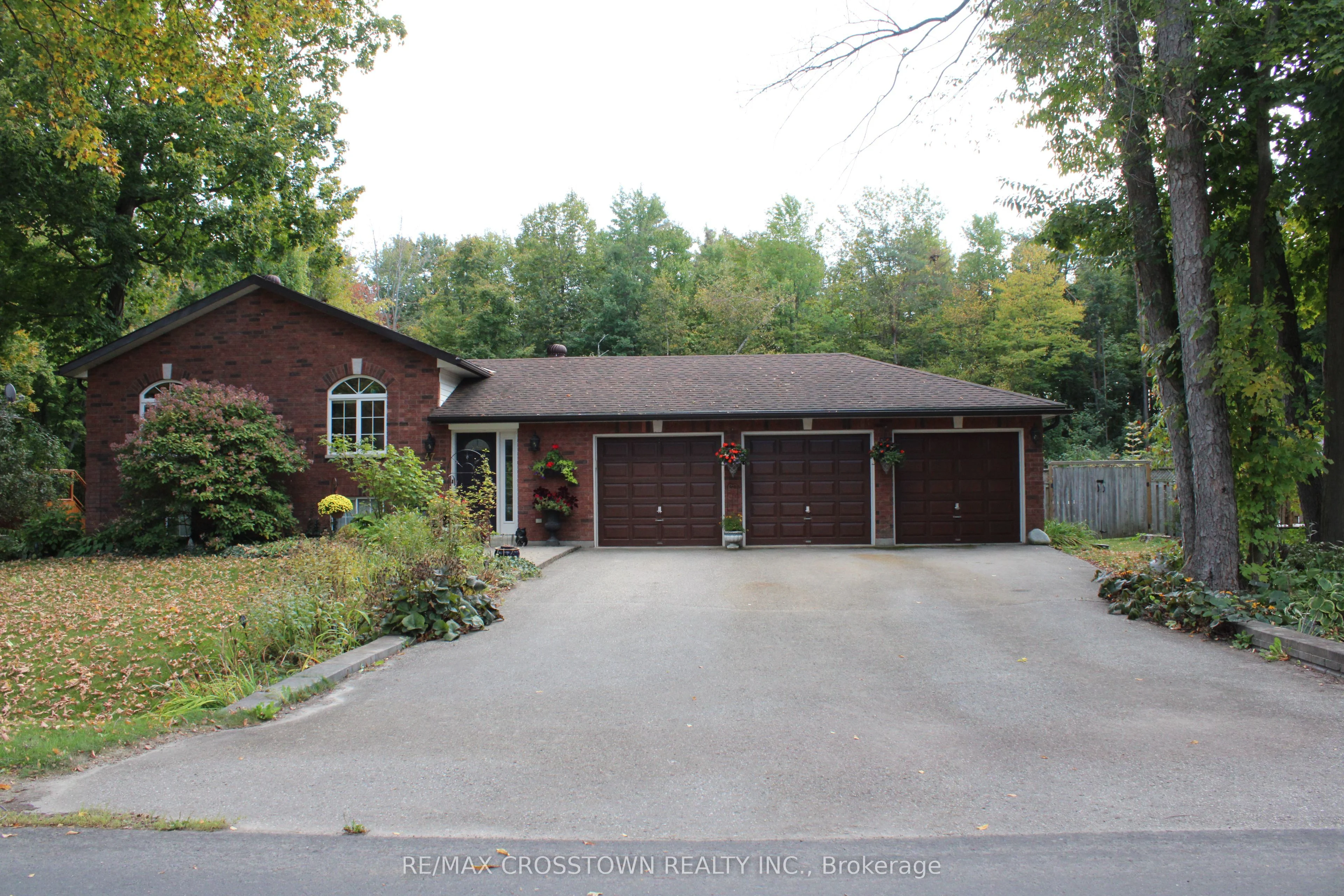 47 Pine Park Boulevard, Adjala-Tosorontio, ON L0M 1J0